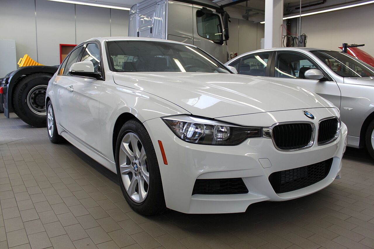 BMW 328i