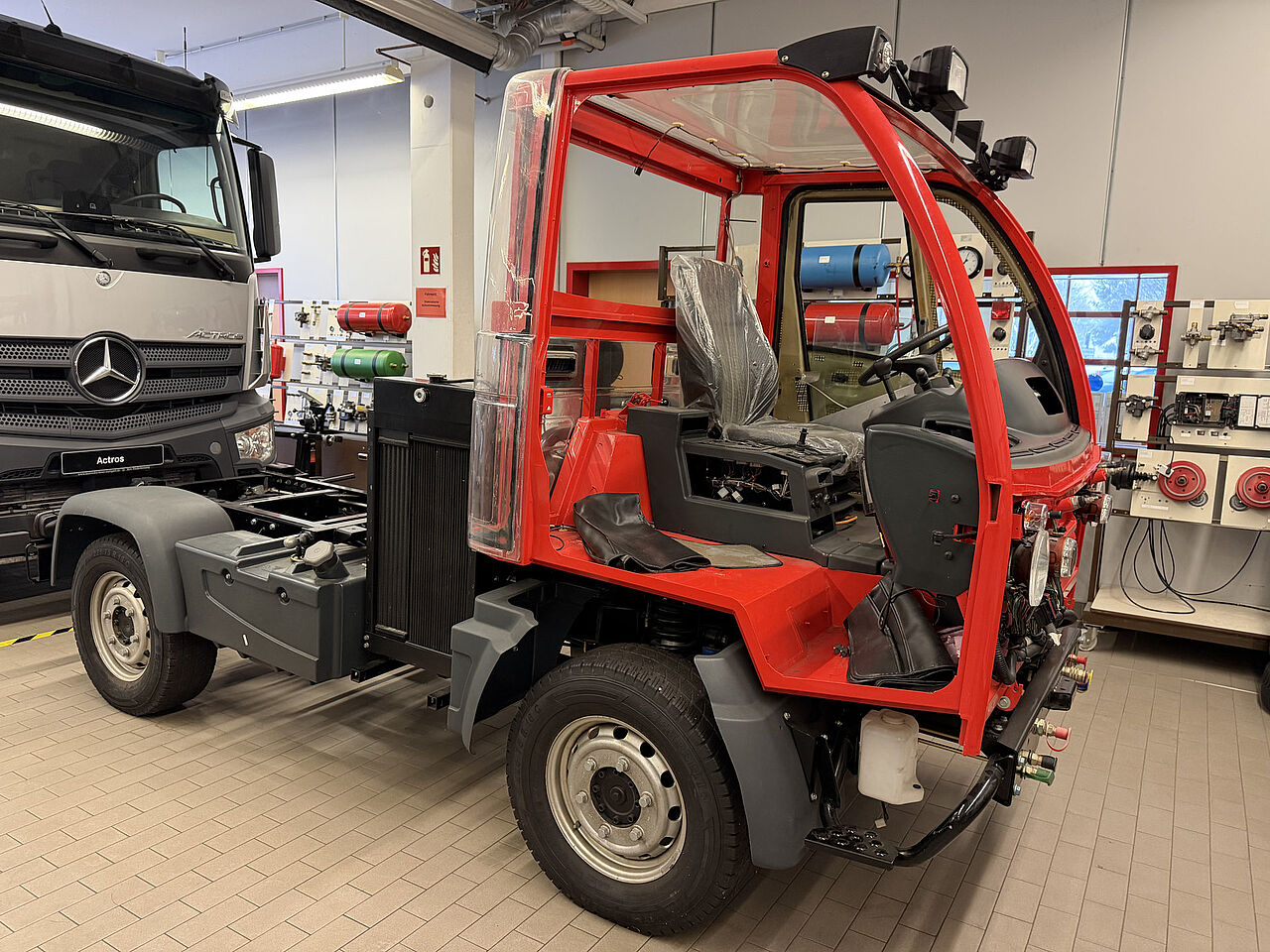 Multicar - voll funktionsfähiges Schnittmodell